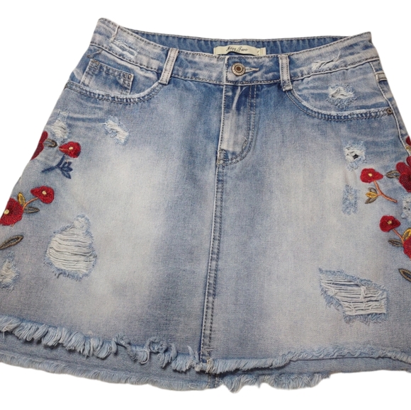 Miss Two Canadian Brand Lightwash Distressed Embroidered Floral Jean Skirt Large - Picture 2 of 14